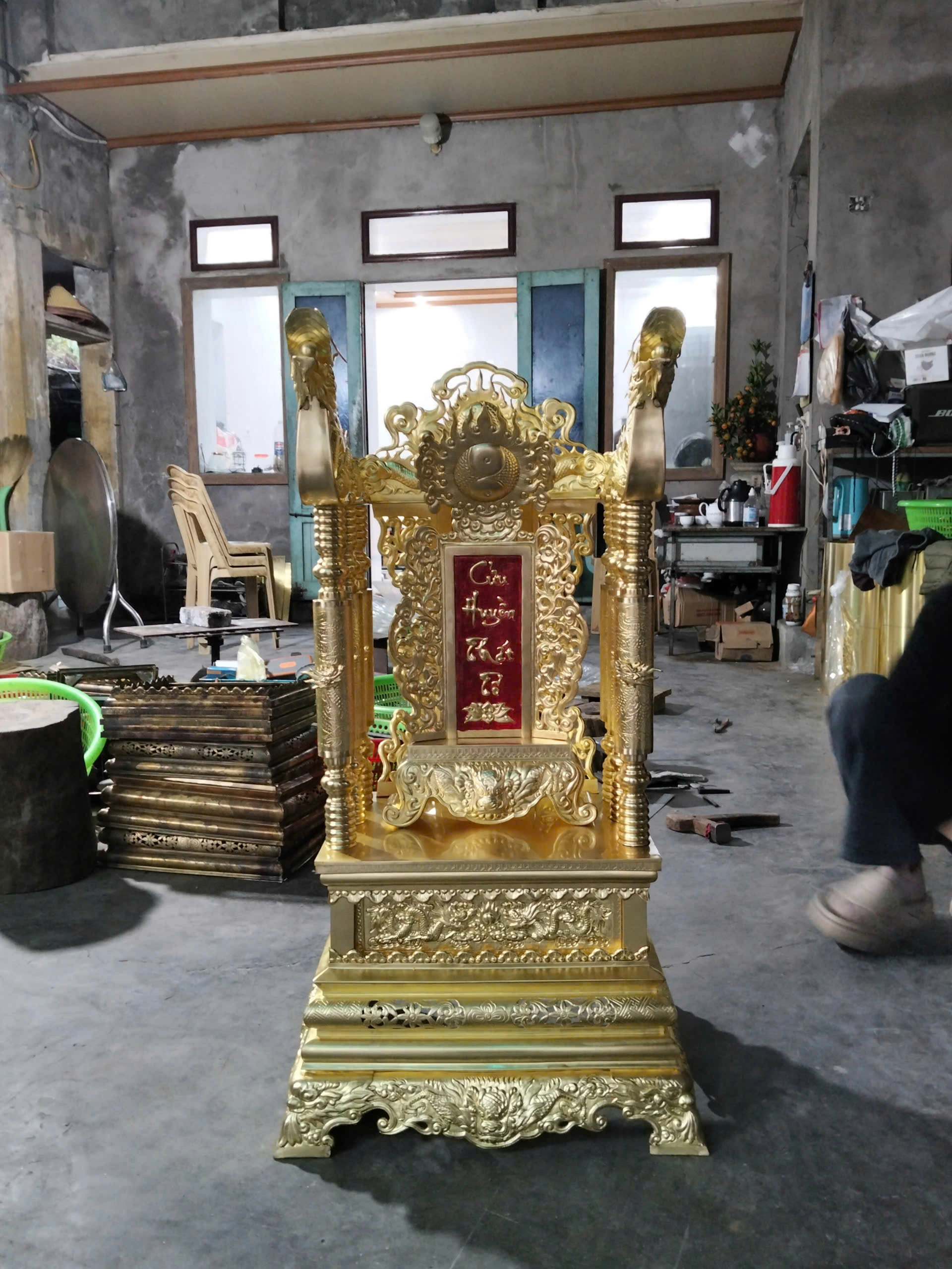 Bộ ngai thờ gia tiên