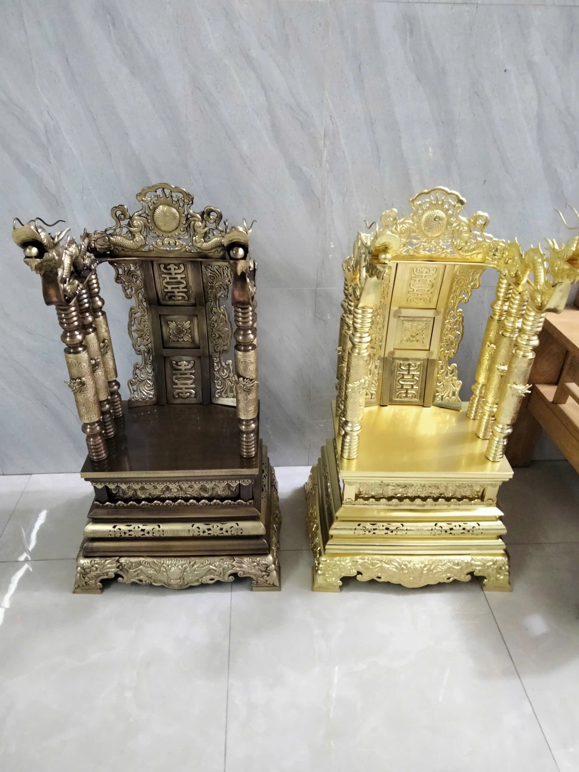 Bộ ngai thờ gia tiên