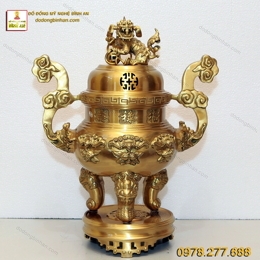 Đỉnh dơi ngậm đào tiên vàng mộc