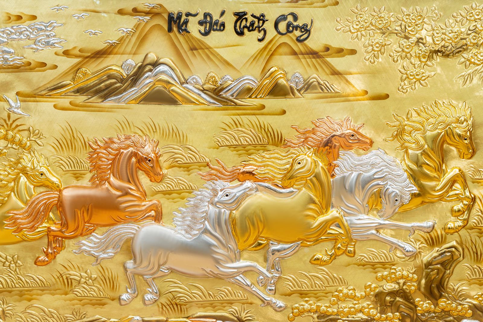 Tranh Đồng Mã Đáo Thành Công dát vàng