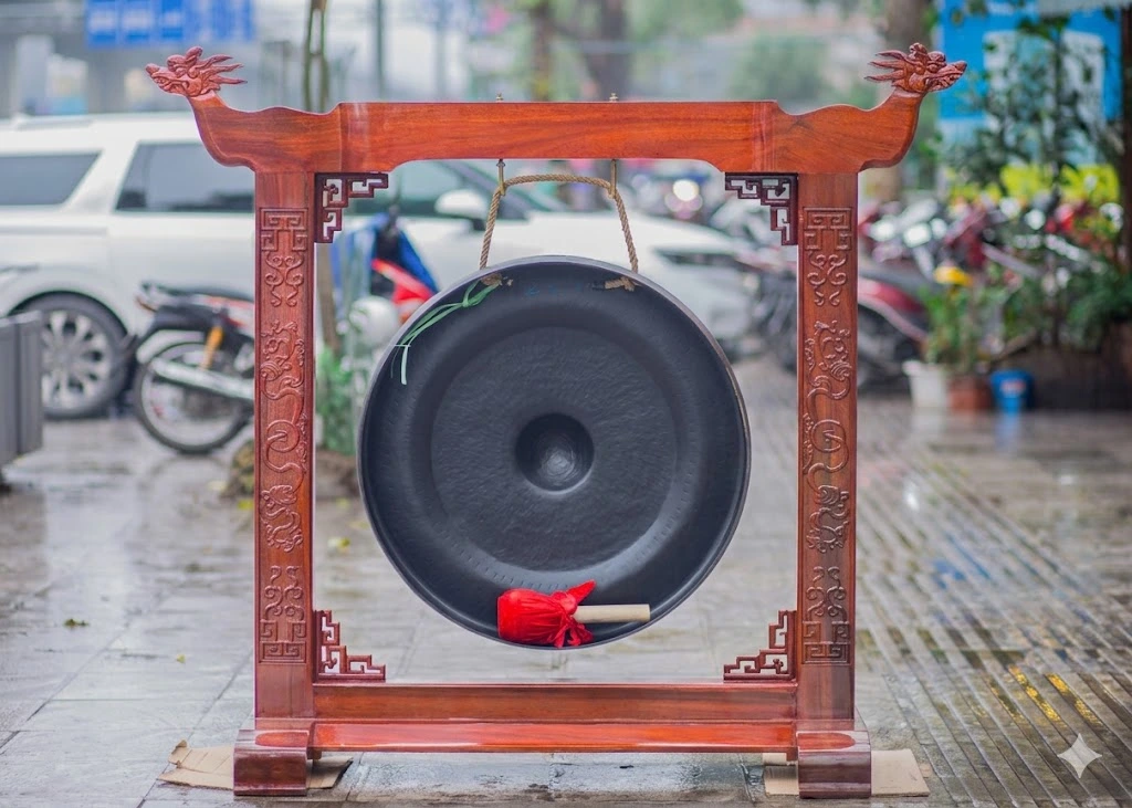 Chiêng Đồng: Ý Nghĩa Tâm Linh, Báo Giá & Địa Chỉ Mua Uy Tín