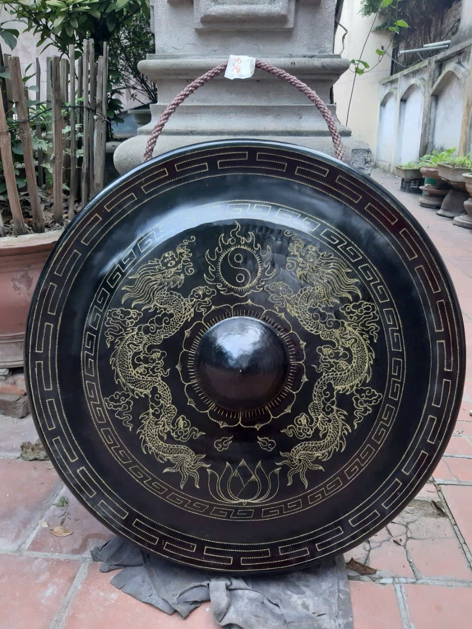 Chiêng Đồng Là Gì? Ý Nghĩa Tâm Linh & Bí Quyết Chọn Chiêng Ngân Vang