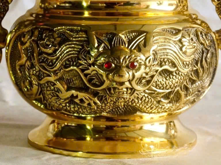 Bộ Bát Hương Bằng Đồng: Ý Nghĩa, Giá Cả & Địa Chỉ Mua Uy Tín