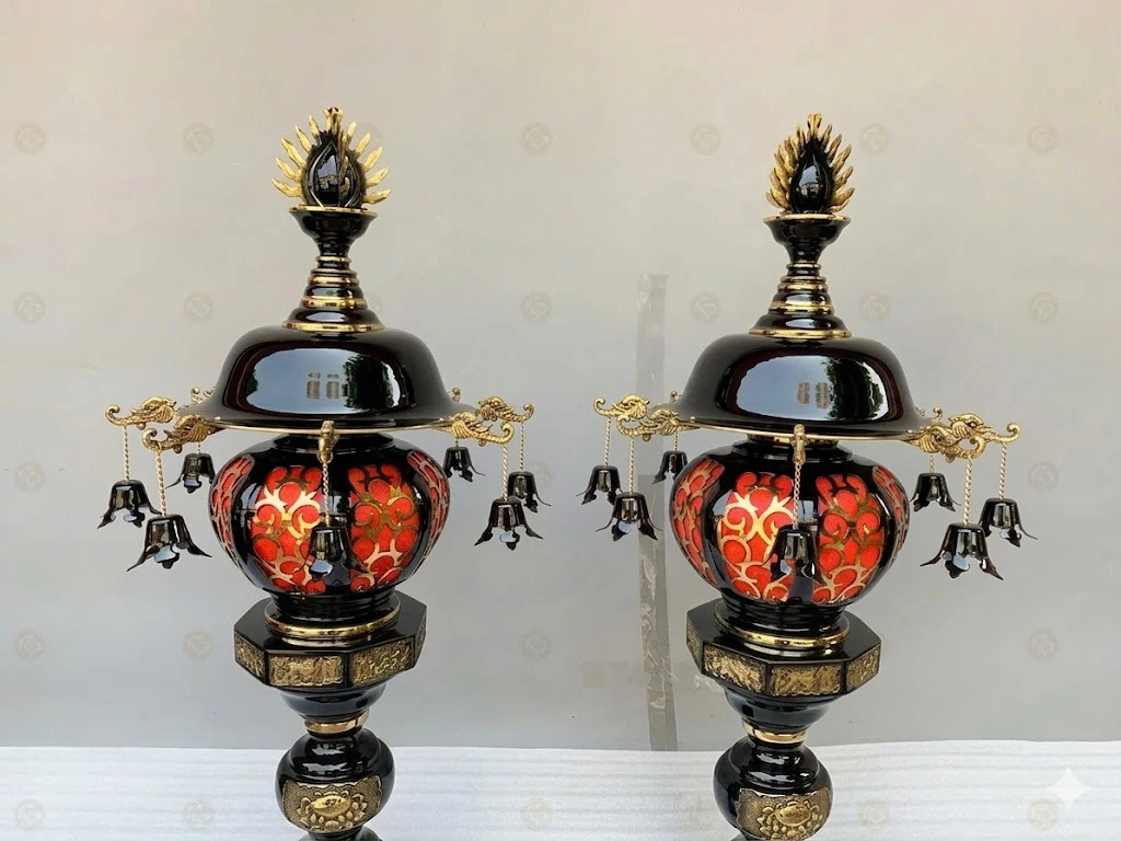 Cặp Đèn Thờ Bằng Đồng
