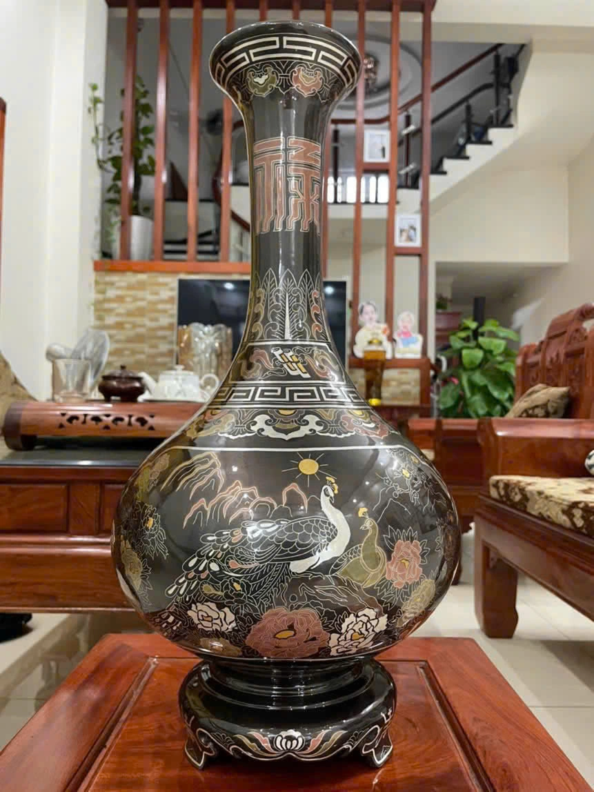 Bình hoa bằng đồng khảm ngũ sắc