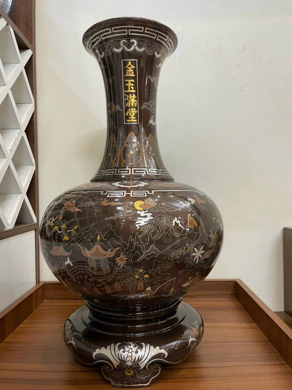 Lọ Hoa Thờ Bằng Đồng Khảm Ngũ Sắc