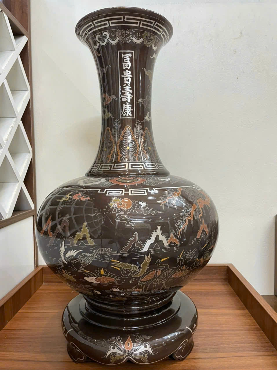 Lọ Hoa Thờ Bằng Đồng Khảm Ngũ Sắc