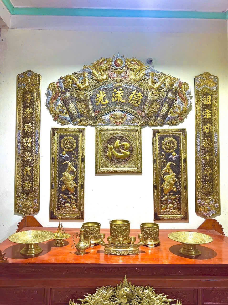 Câu Đối Bằng Đồng