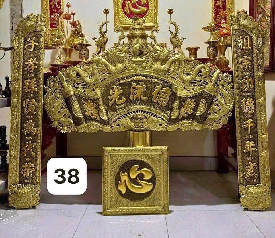 Câu Đối Bằng Đồng