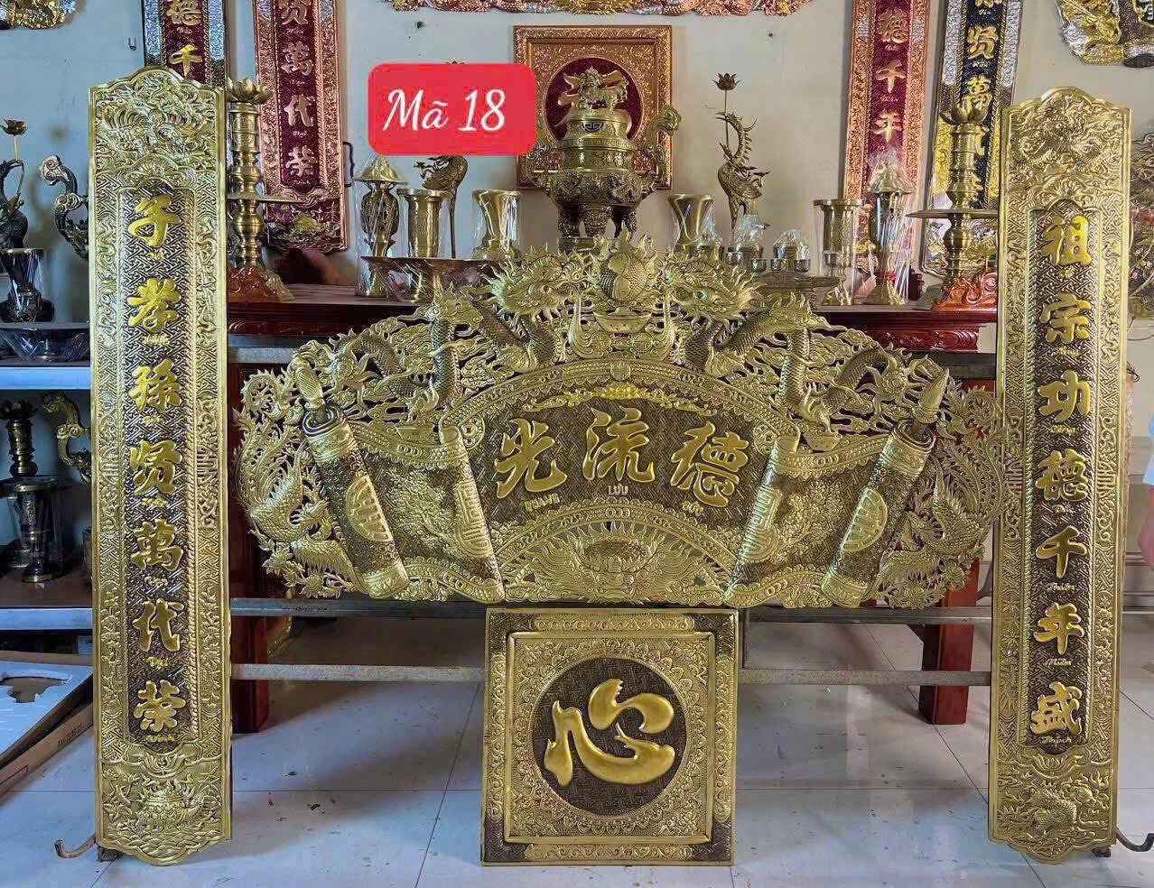 Câu Đối Bằng Đồng