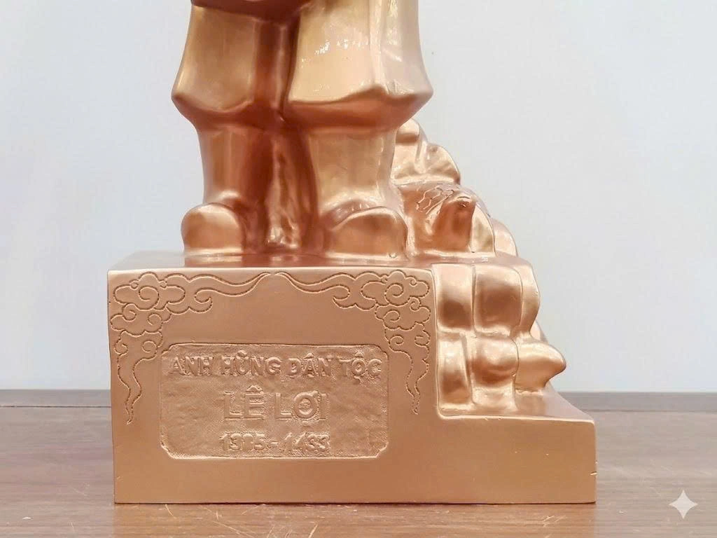 Tượng Vua Lê Lợi Bằng Đồng