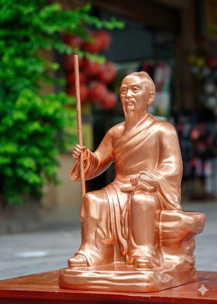 Tượng Đồng Lương Y Lê Hữu Trác: