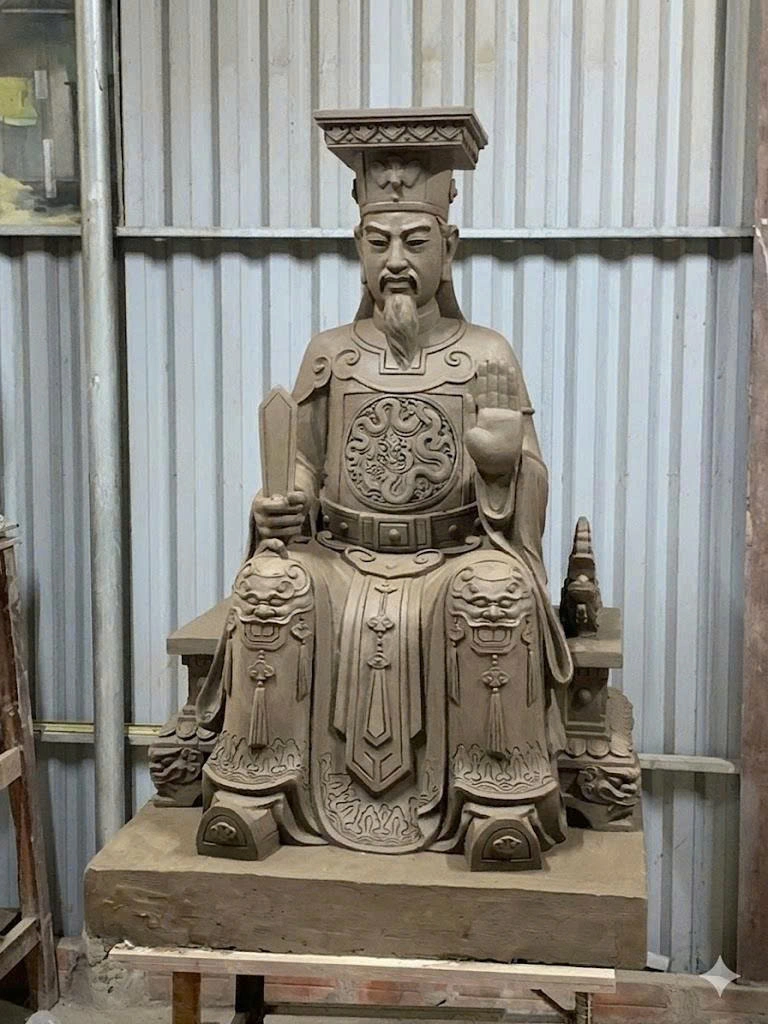Tượng Lý Thánh Tông Bằng Đồng