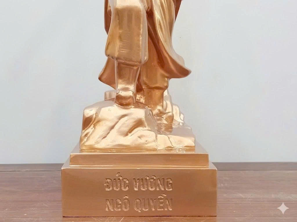 Tượng Ngô Quyền Bằng Đồng