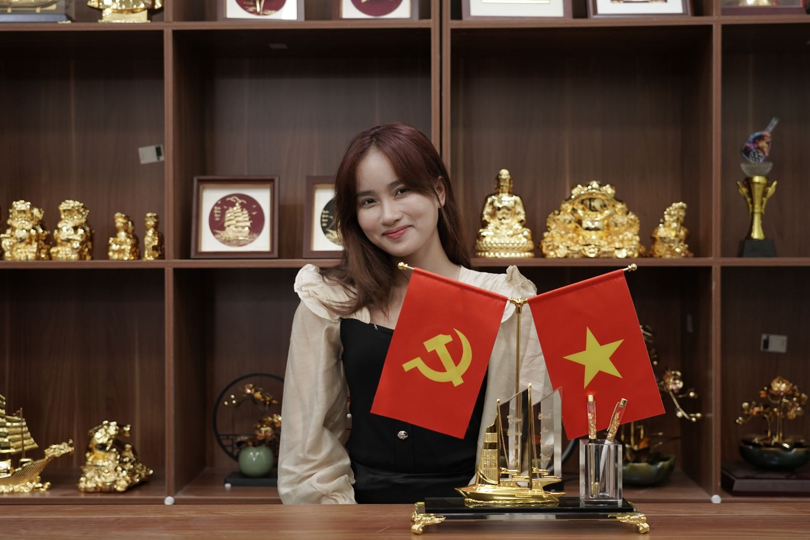 Hộp Bút Doanh Nhân Để Bàn Pha Lê