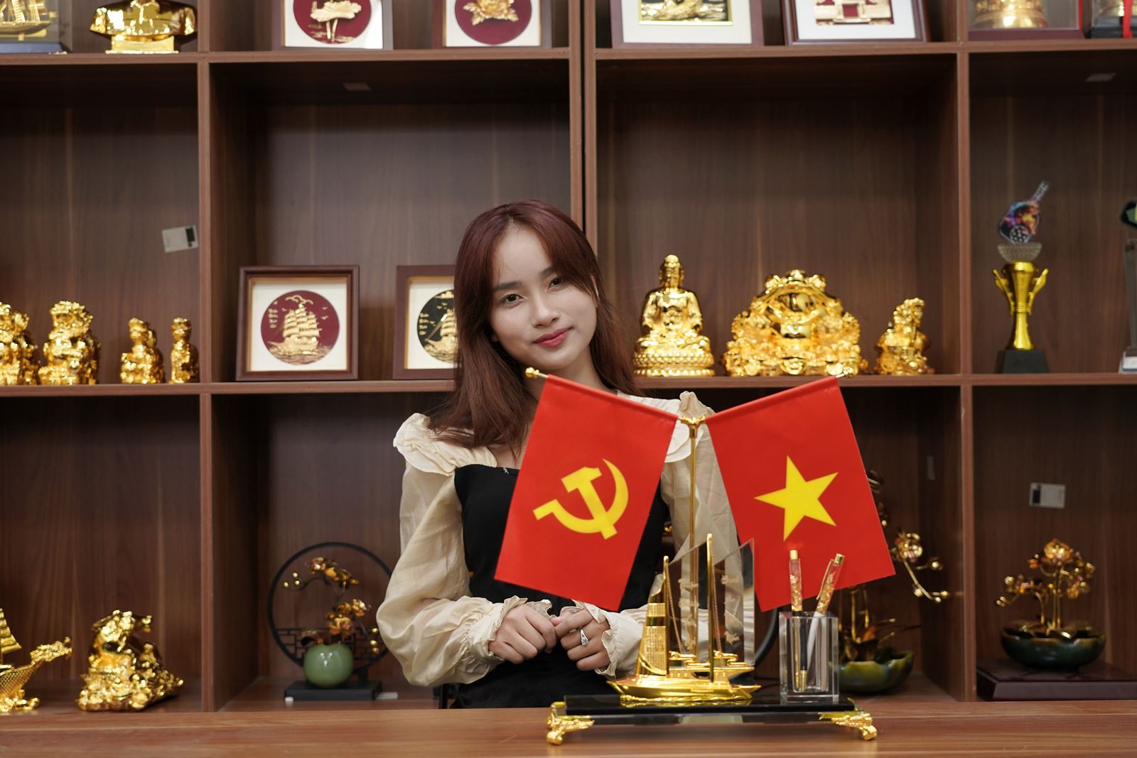 Hộp Bút Doanh Nhân Để Bàn Pha Lê