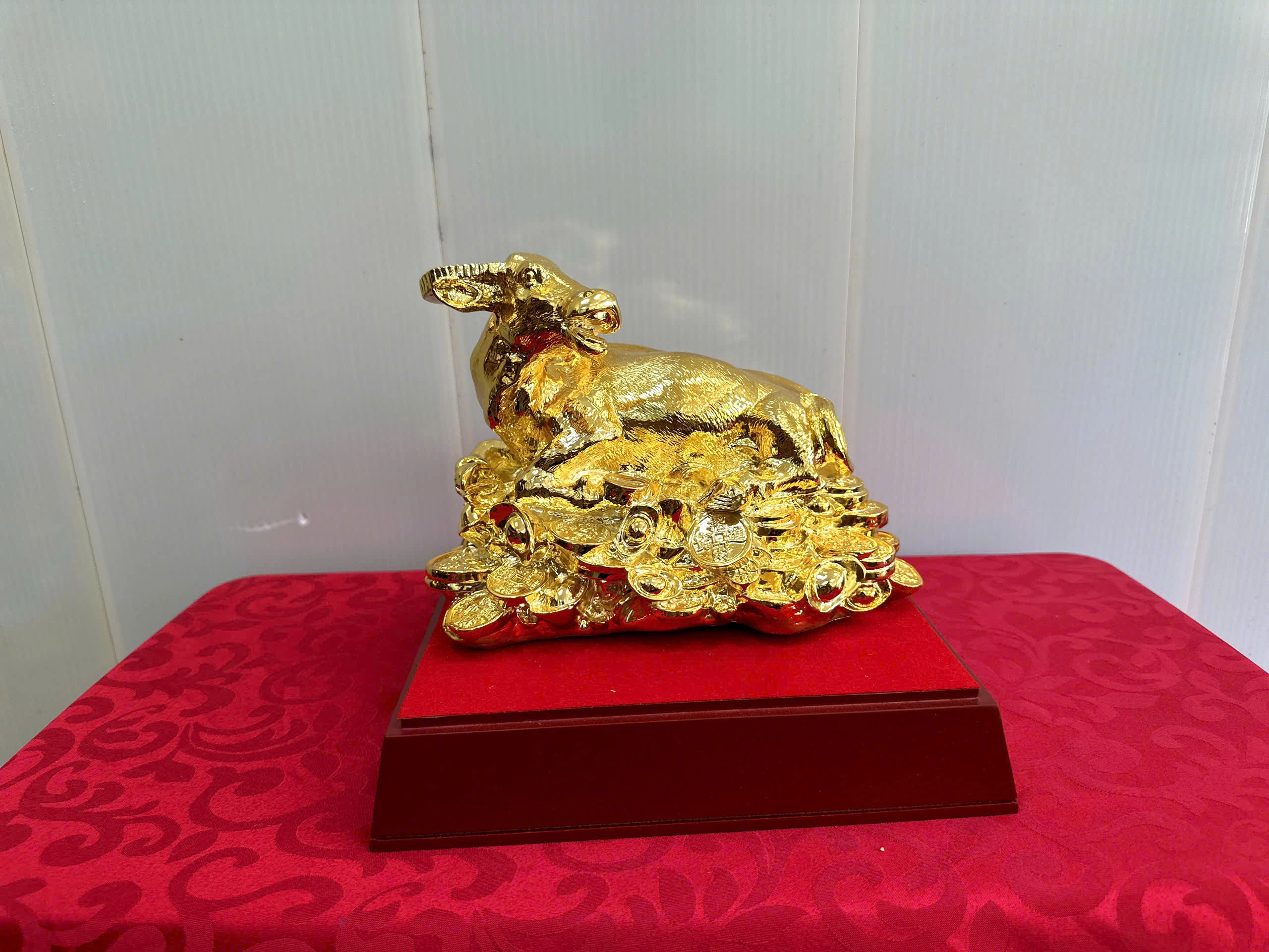 Tượng Trâu Đồng Mạ Vàng 24K