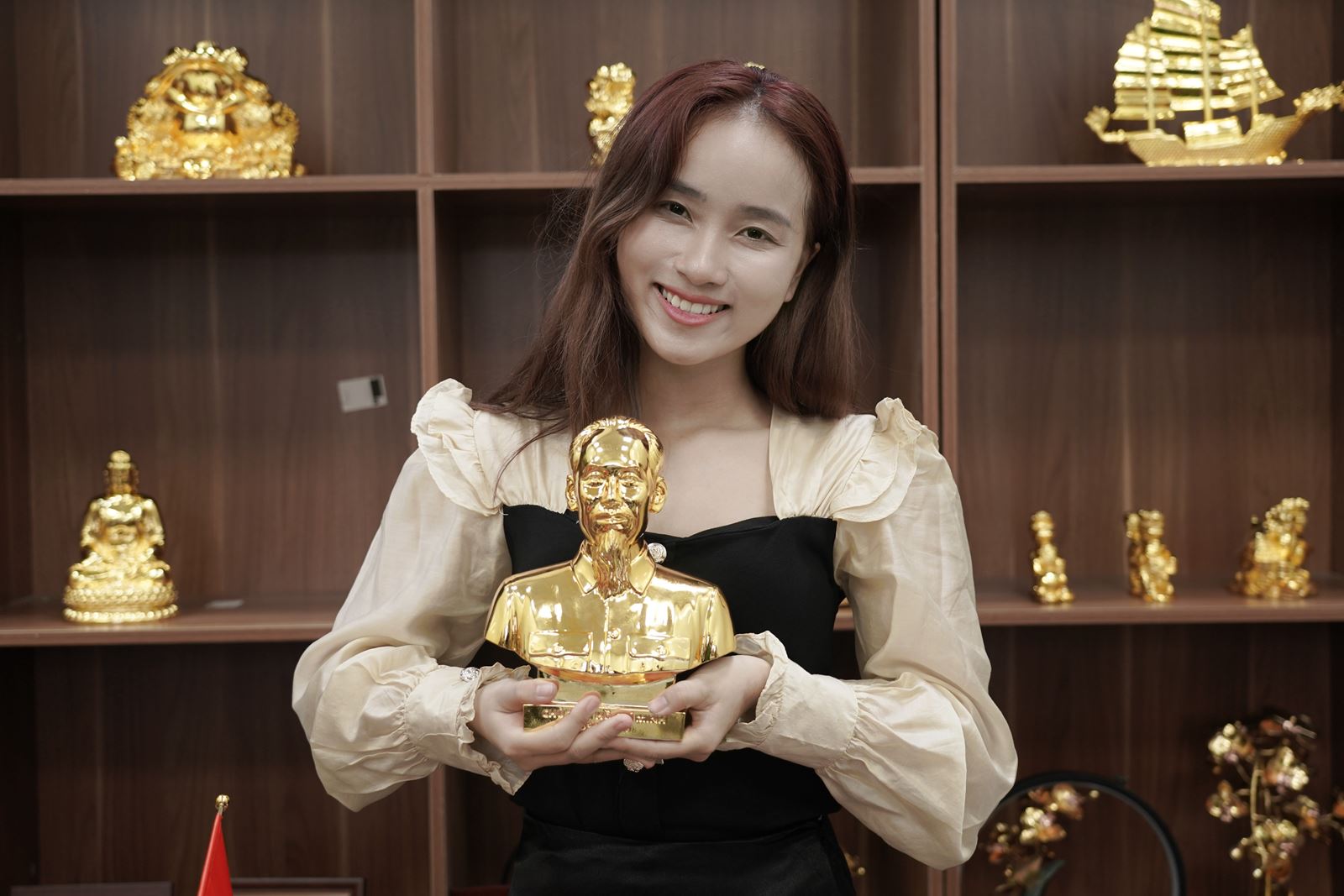 Tượng Bác Hồ Mạ Vàng 24K
