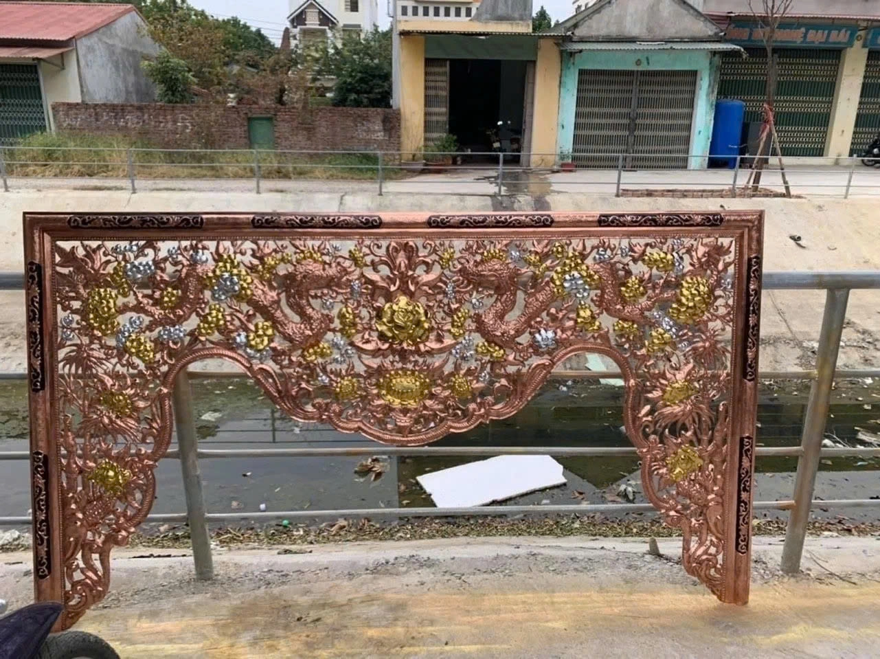 Cửa Võng Bằng Đồng Đỏ