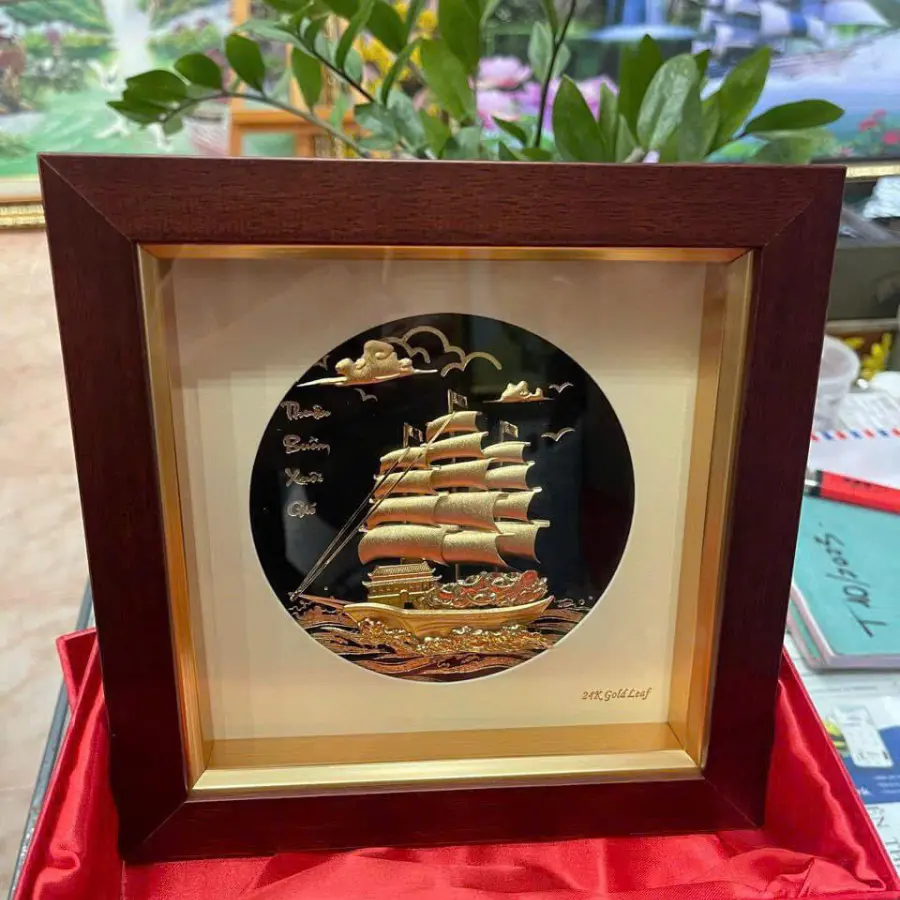 Tranh Đồng Thuận Buồm Xuôi Gió mạ vàng